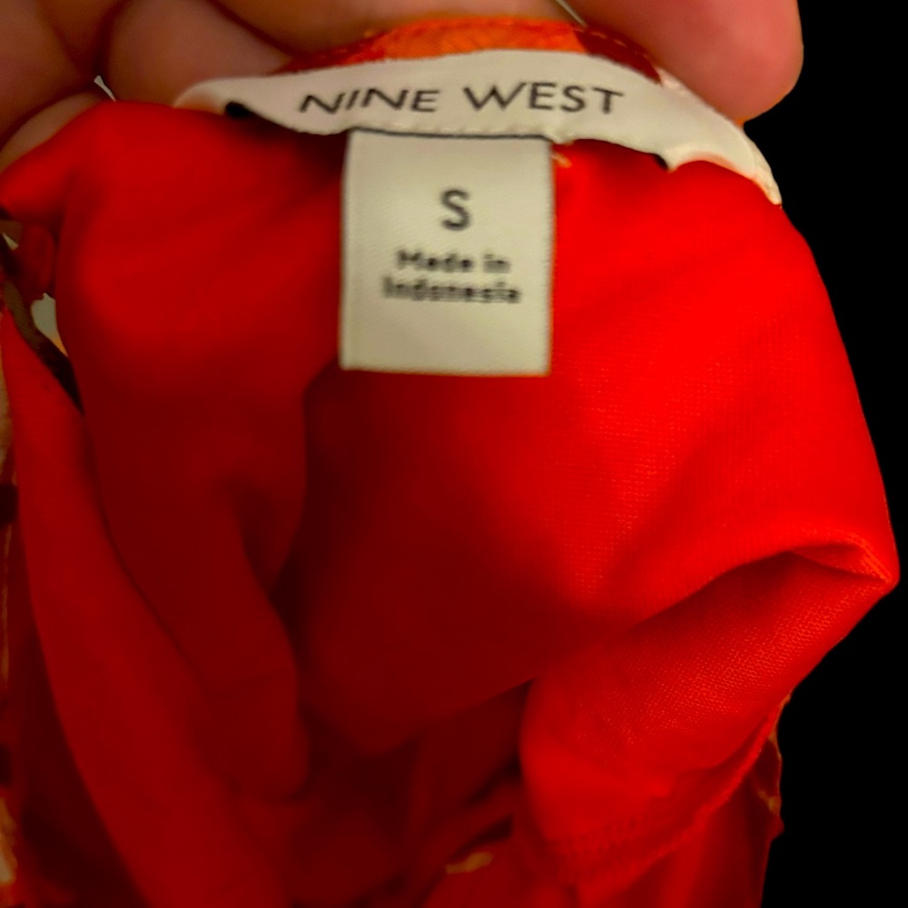 Adorable Nine West orange floral dress in size small with ruffles. Like New - Picture 3 of 3